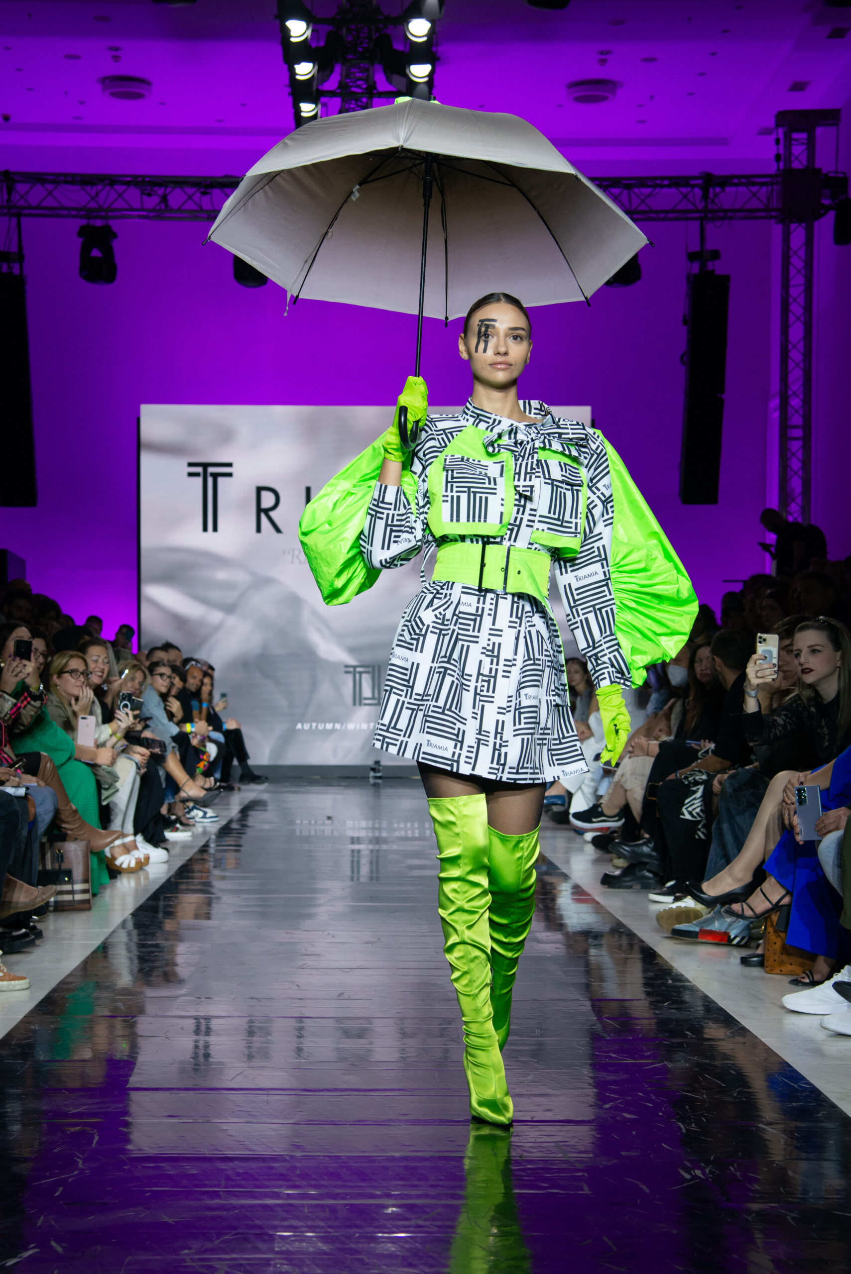 Trench Coat with Triamia Print and neon green details at athens fashion week