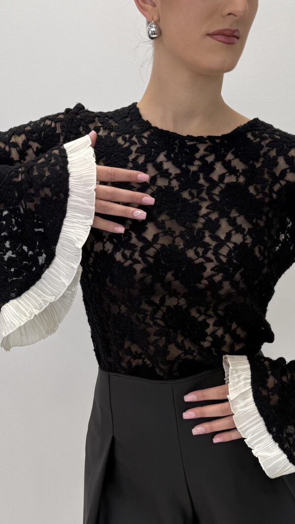 Triamia Home 2 VELVET LACE TOP